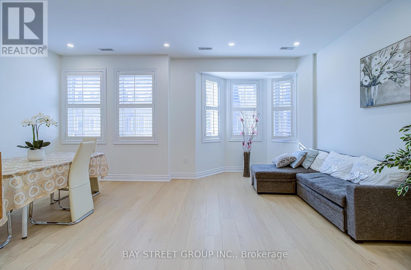 #87 760 LAWRENCE AVENUE SW - 2