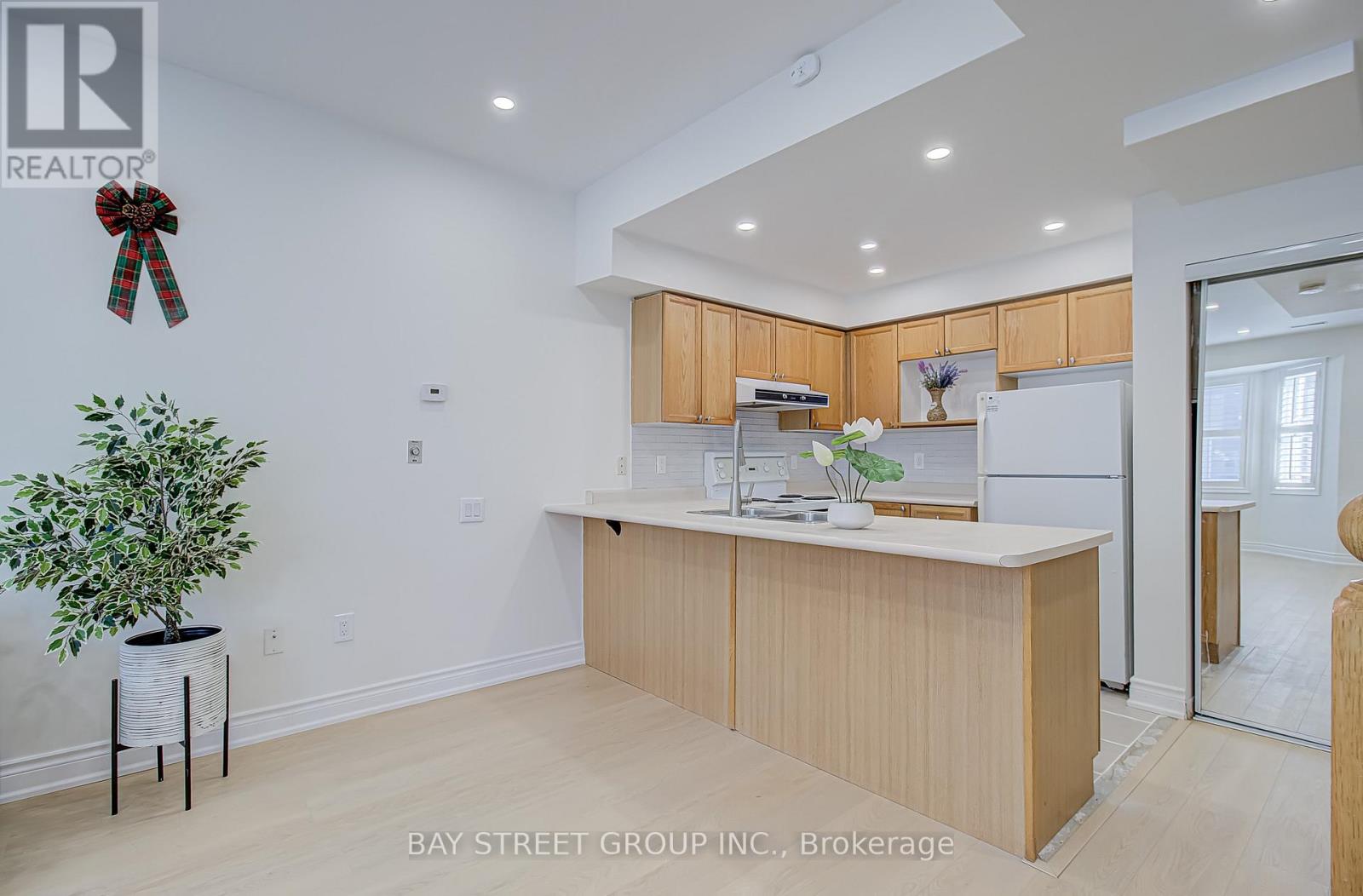 #87 760 LAWRENCE AVENUE SW - 5