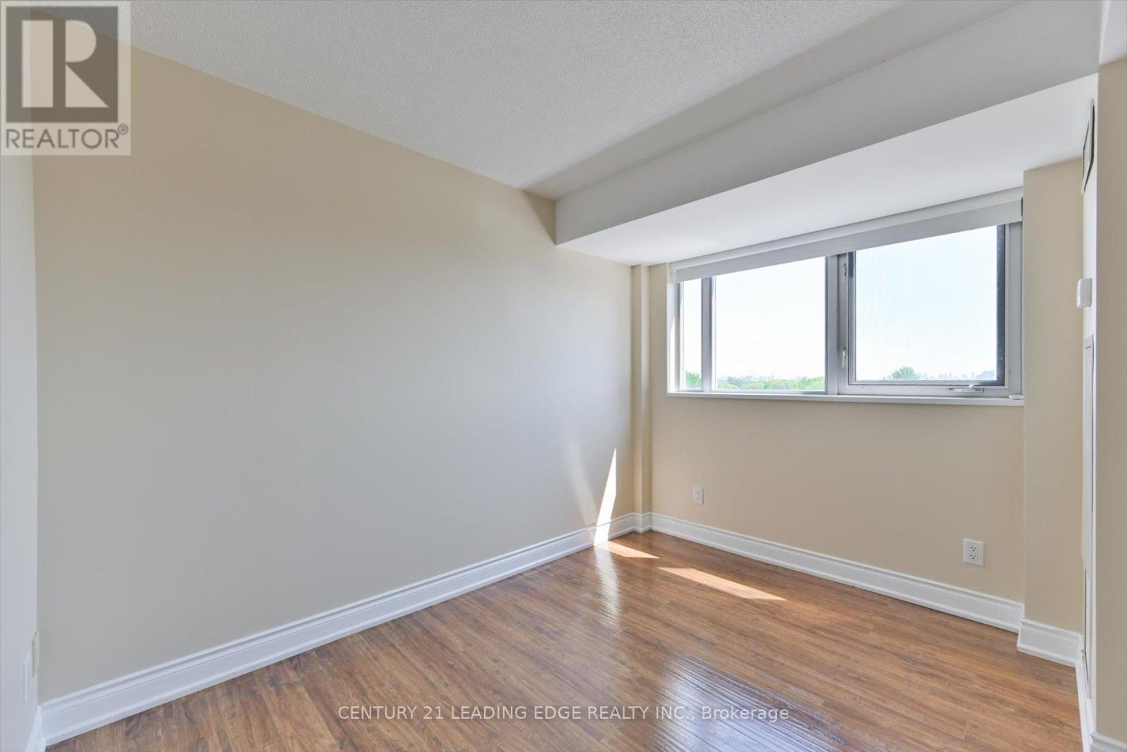 #710 1040 THE QUEENSWAY - 19