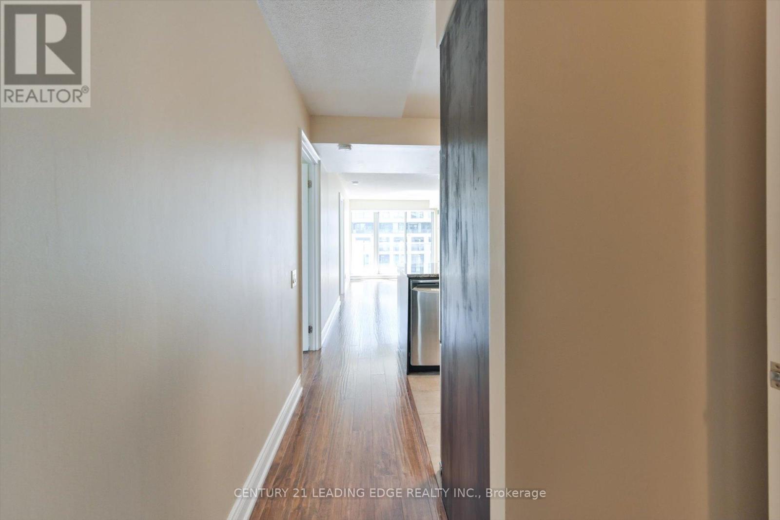 #710 1040 THE QUEENSWAY - 4