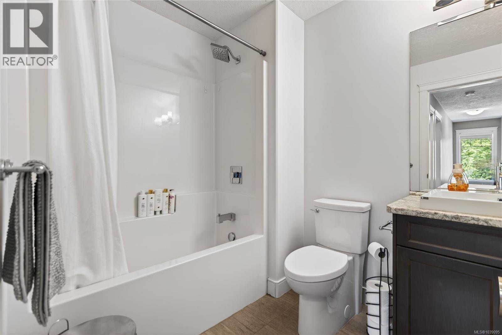 #133 2077 20th St - 35