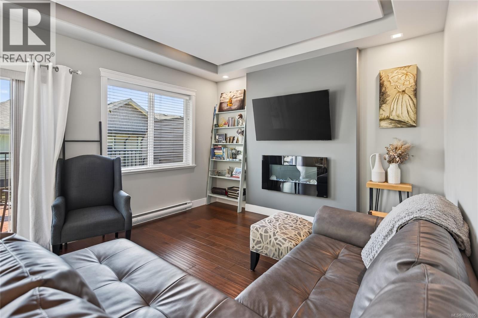 #133 2077 20th St - 21