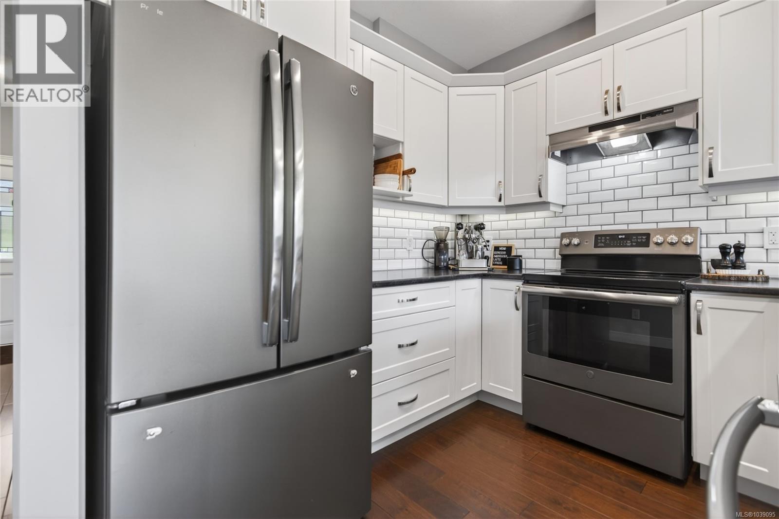 #133 2077 20th St - 14