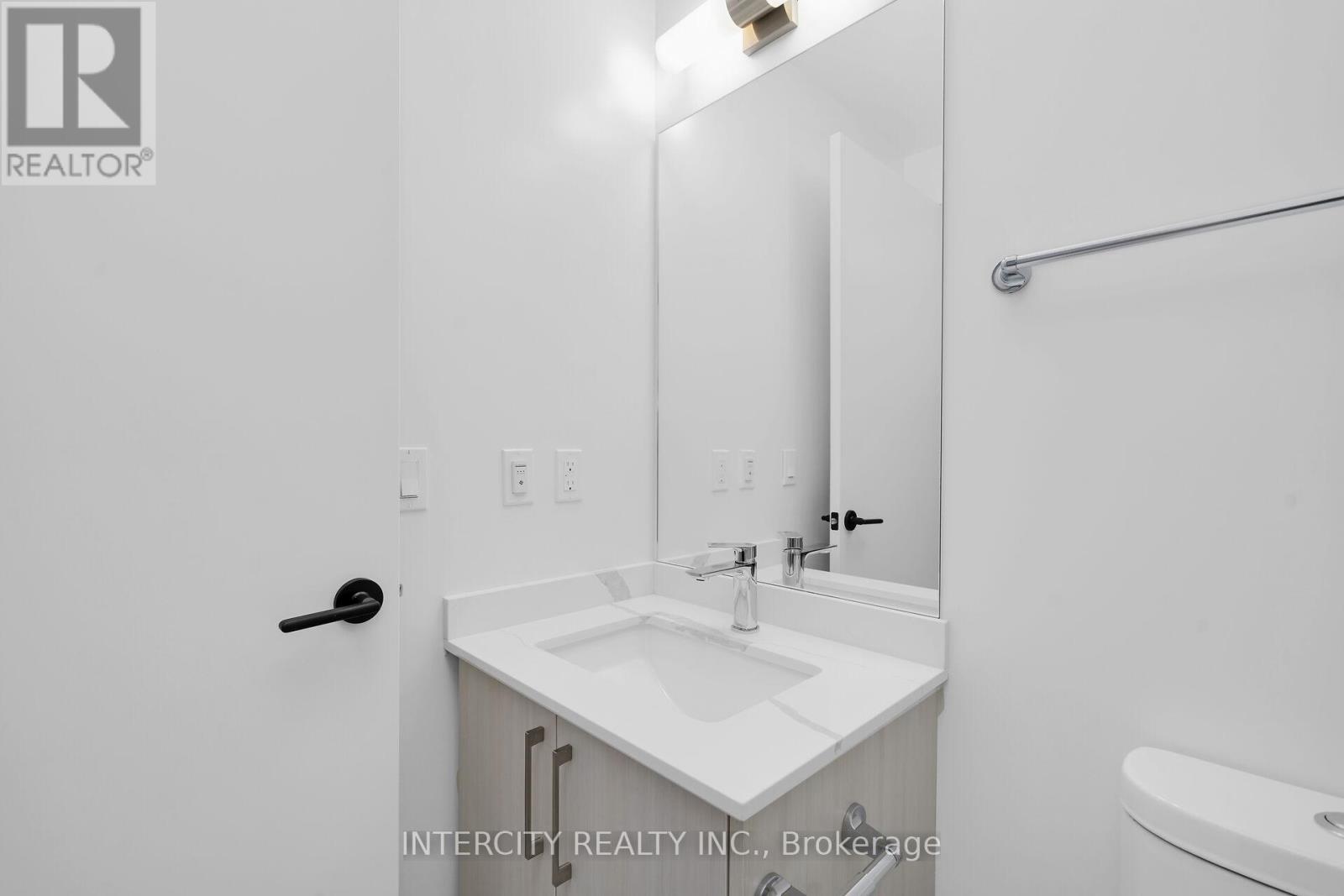 #227 2075 KING ROAD - 20