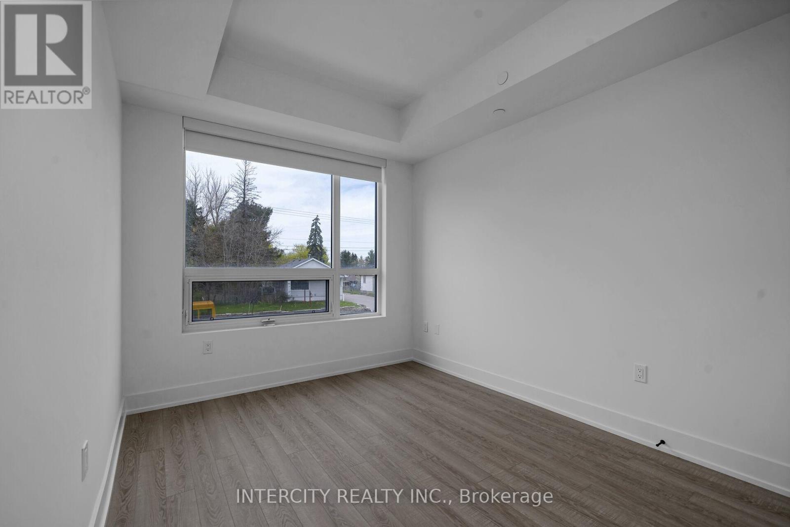 #227 2075 KING ROAD - 22