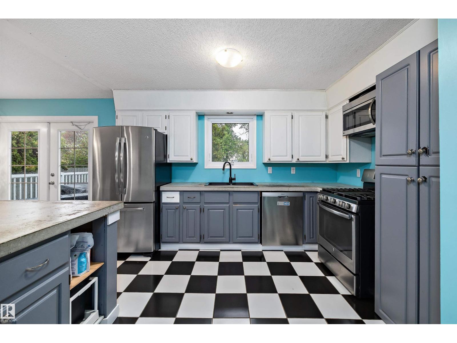 52 ALEXANDER DR — photo 15