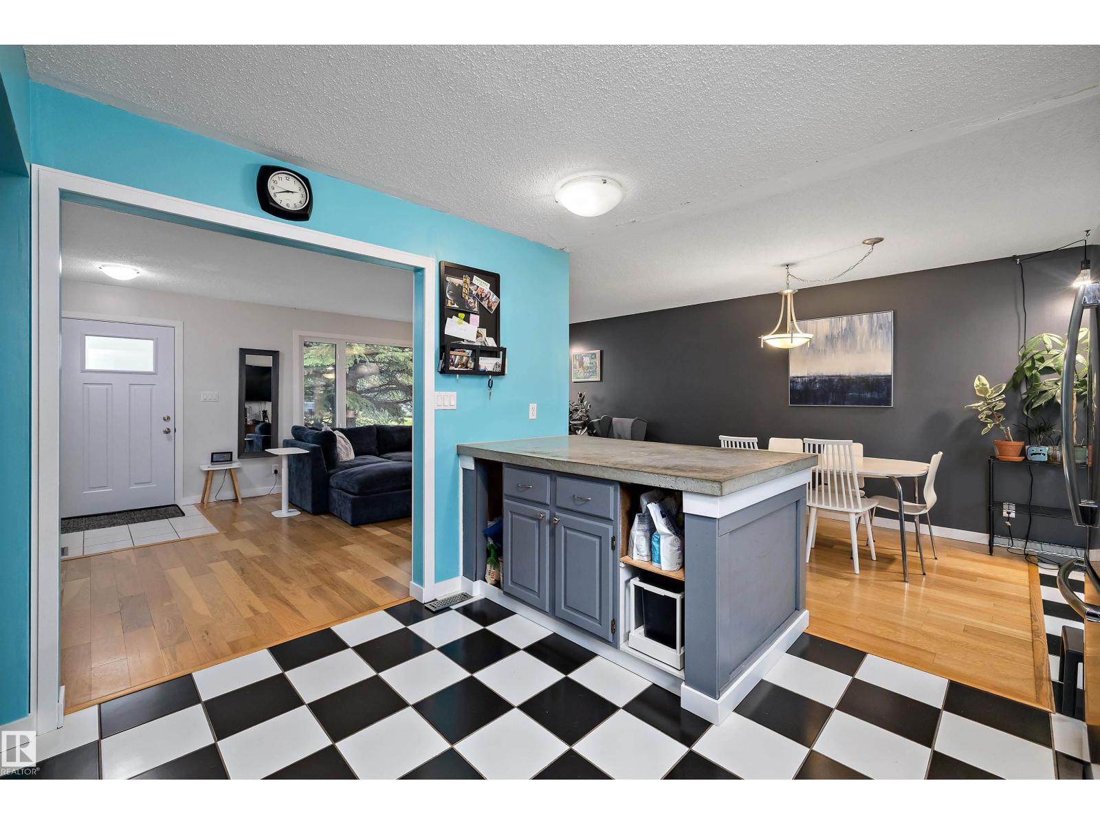 52 ALEXANDER DR — photo 16