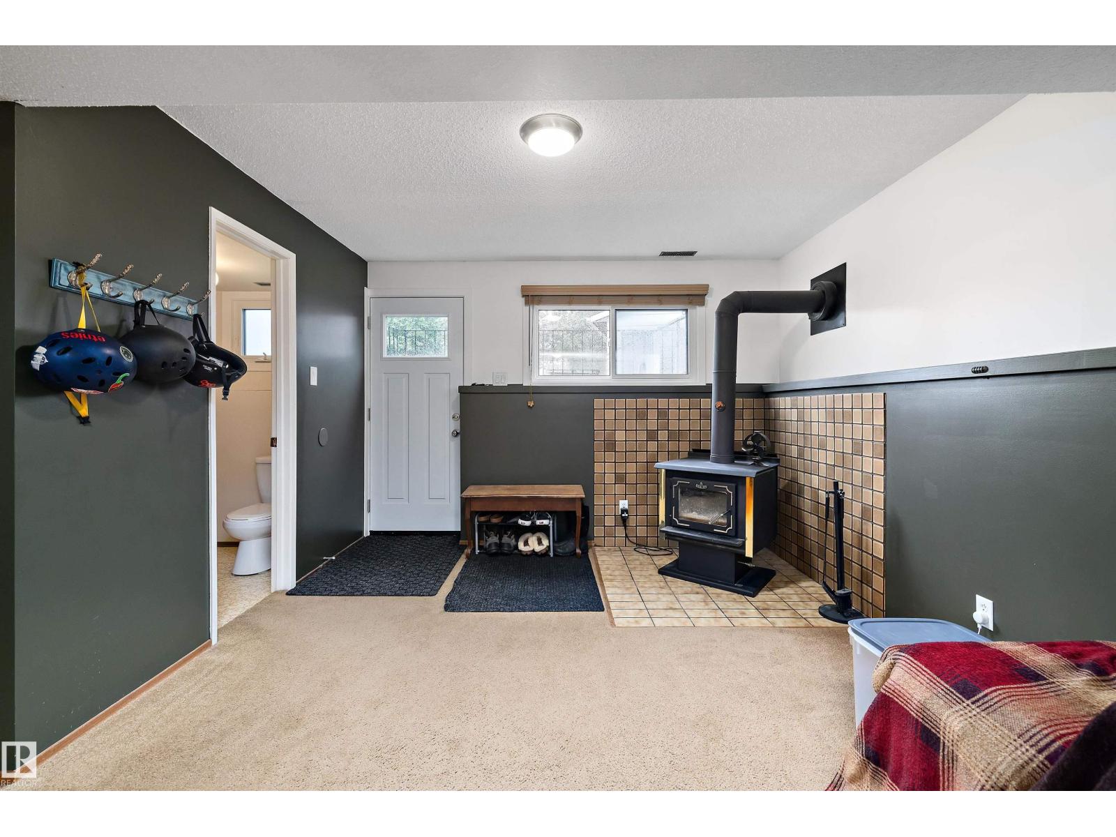 52 ALEXANDER DR — photo 19
