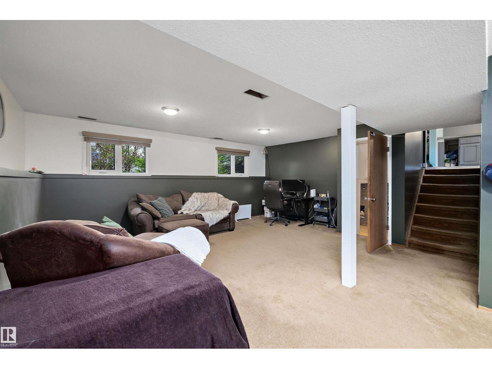 52 ALEXANDER DR — photo 20