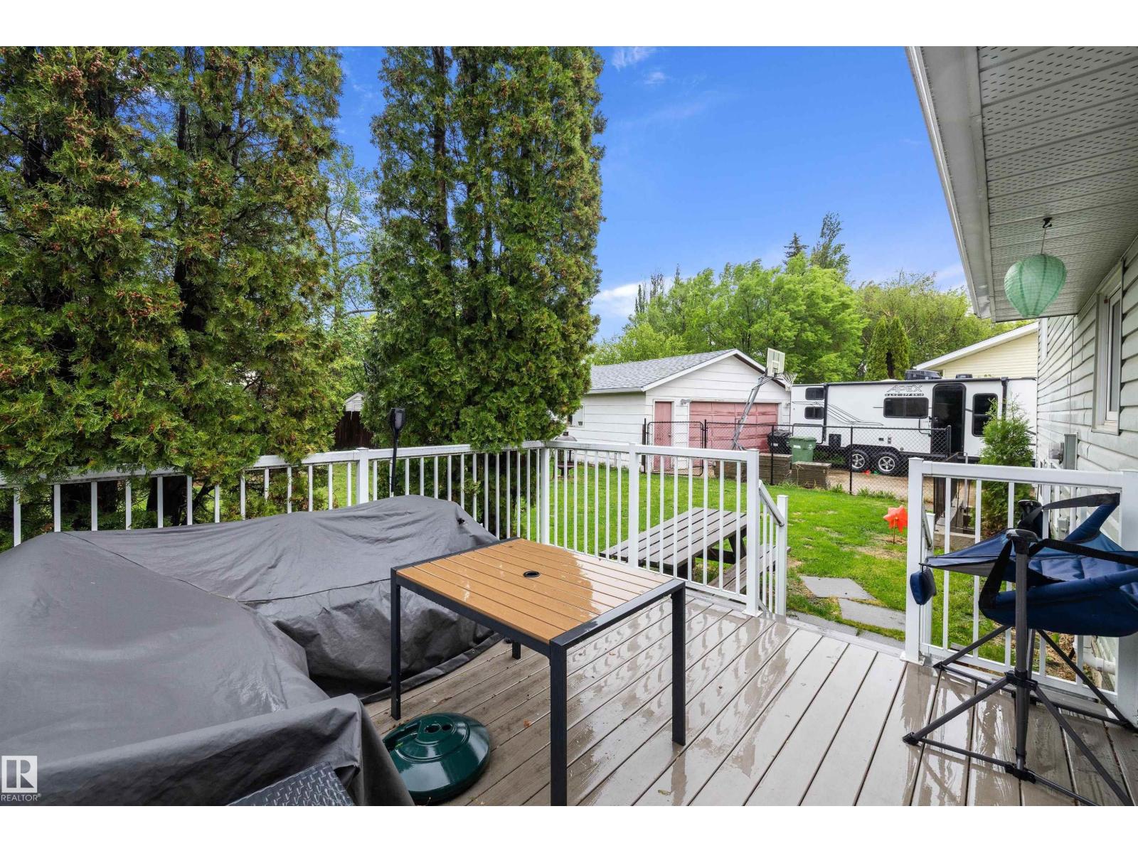 52 ALEXANDER DR — photo 42