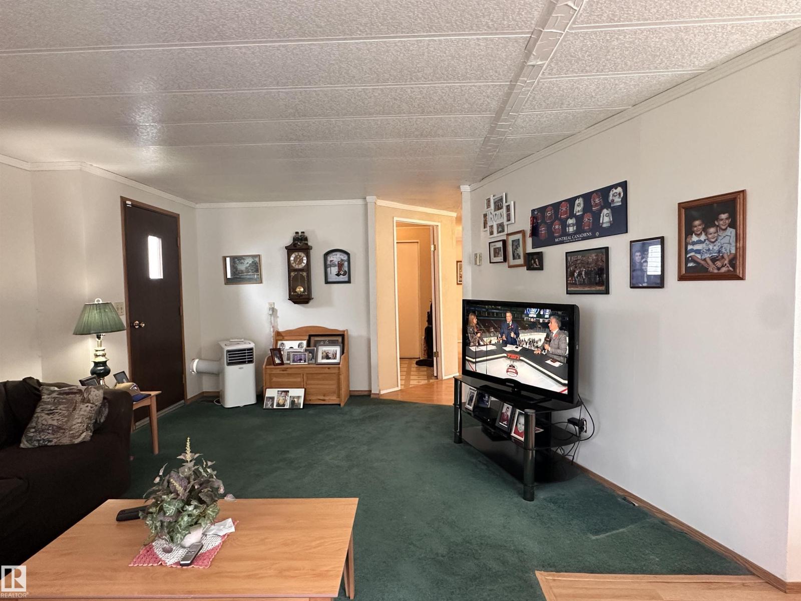 4612 50 ST - 27