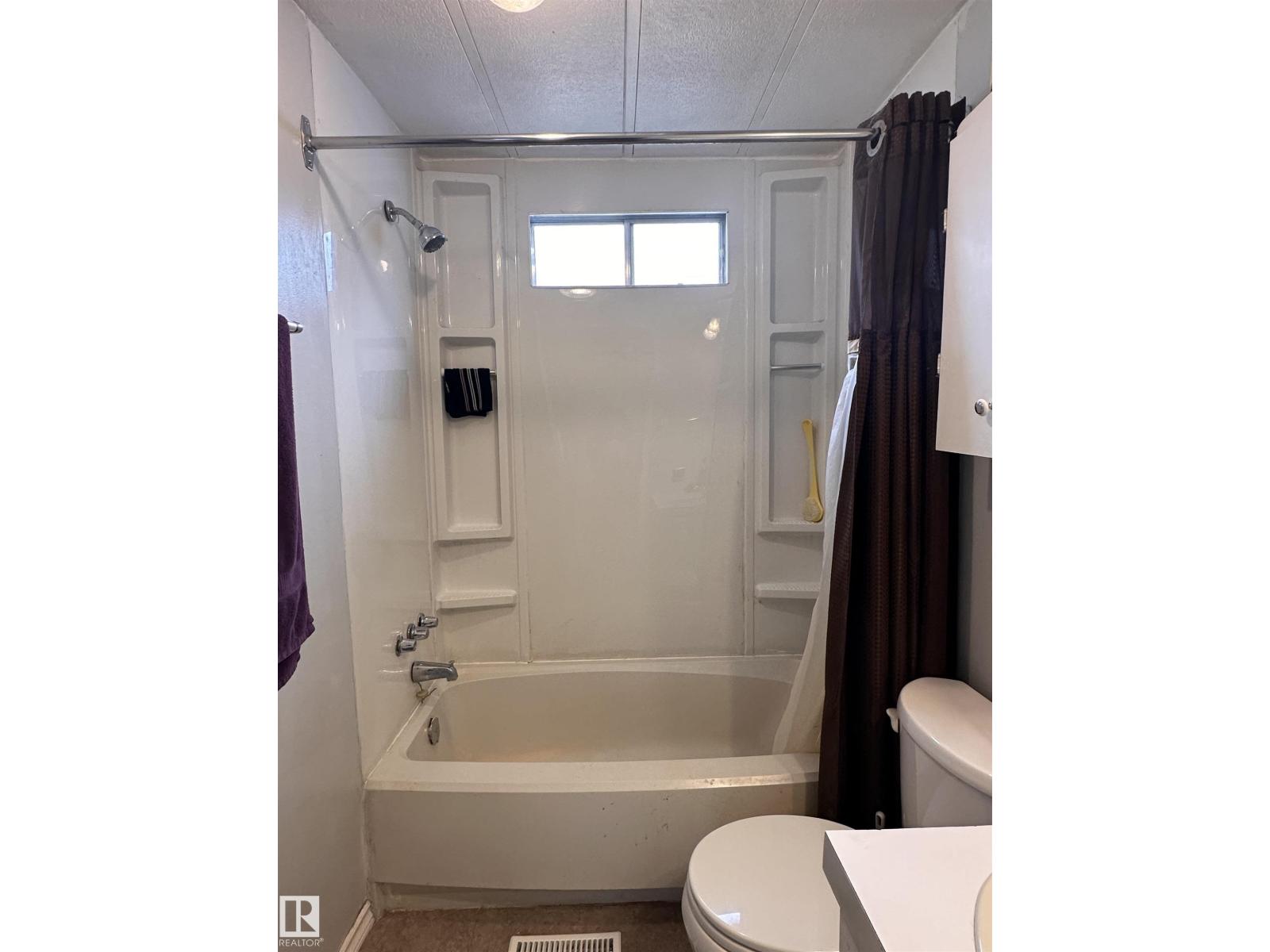 4612 50 ST - 32