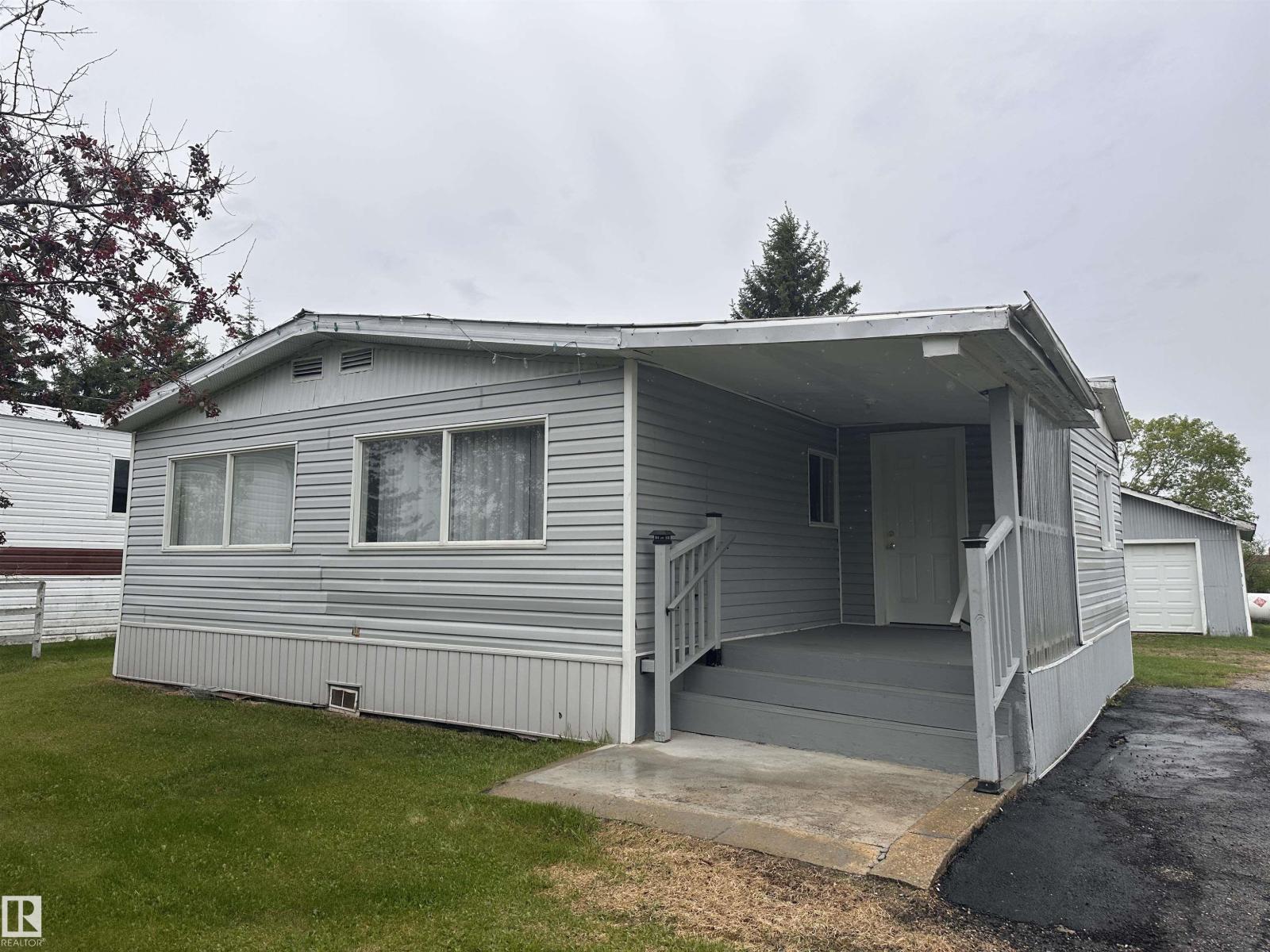 4612 50 ST - 6