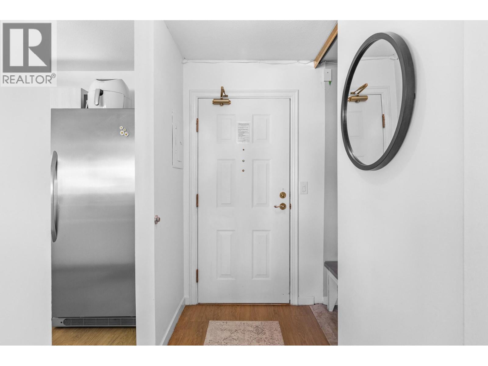 3157 Casorso Road Unit# 105 photo 4