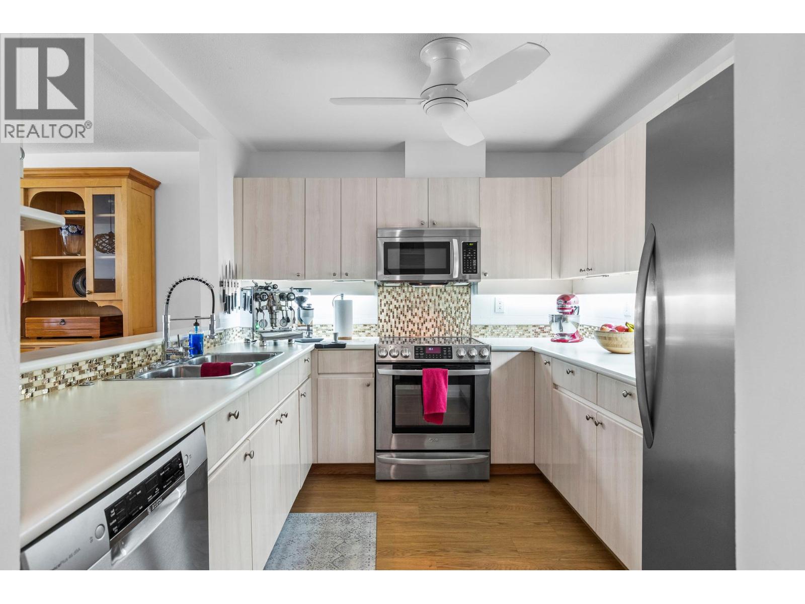 3157 Casorso Road Unit# 105 photo 6