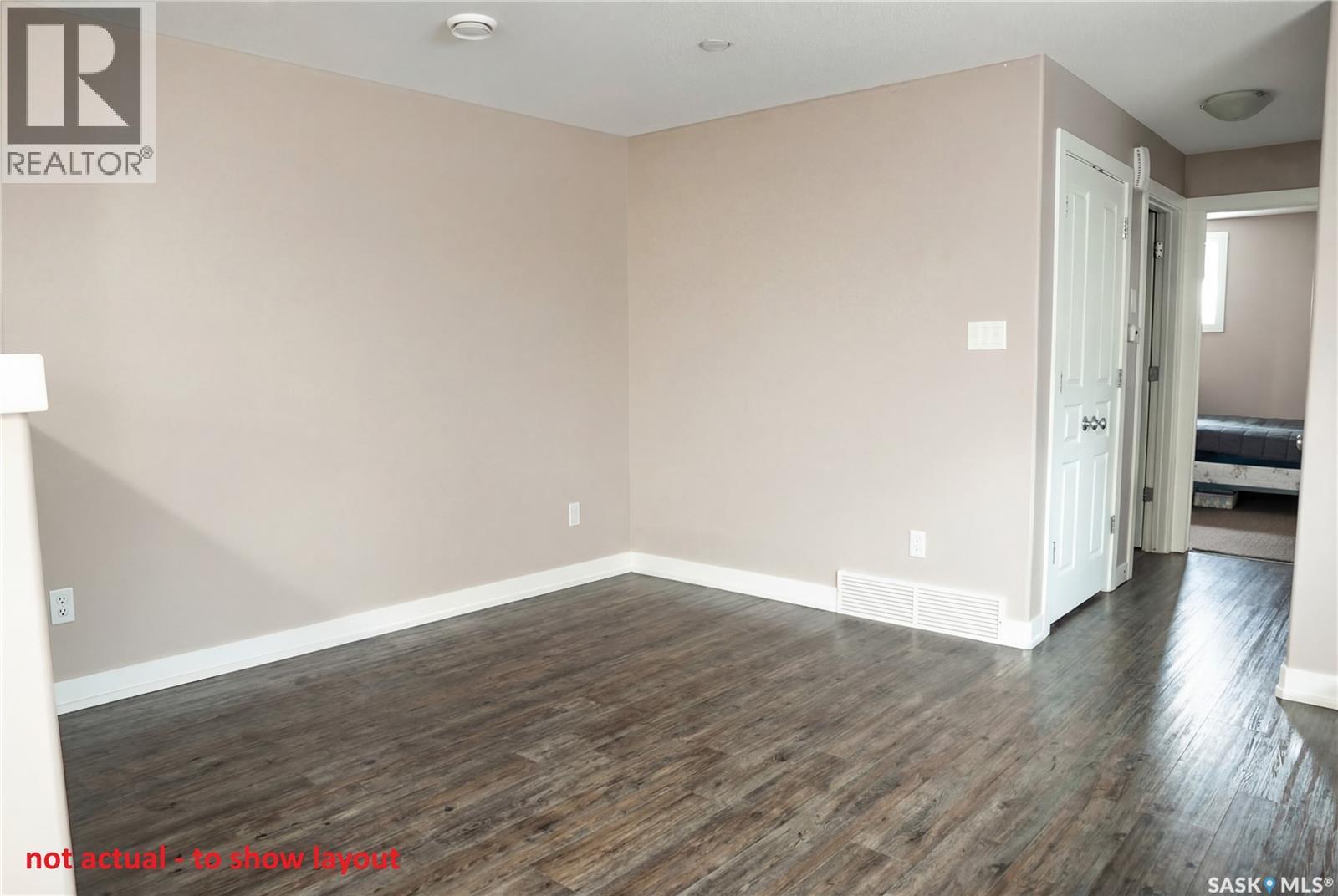 137 St John STREET N - 5