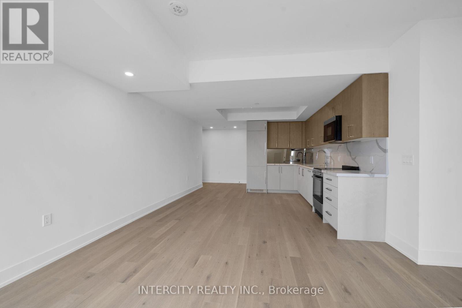 #240 2075 KING ROAD - 16