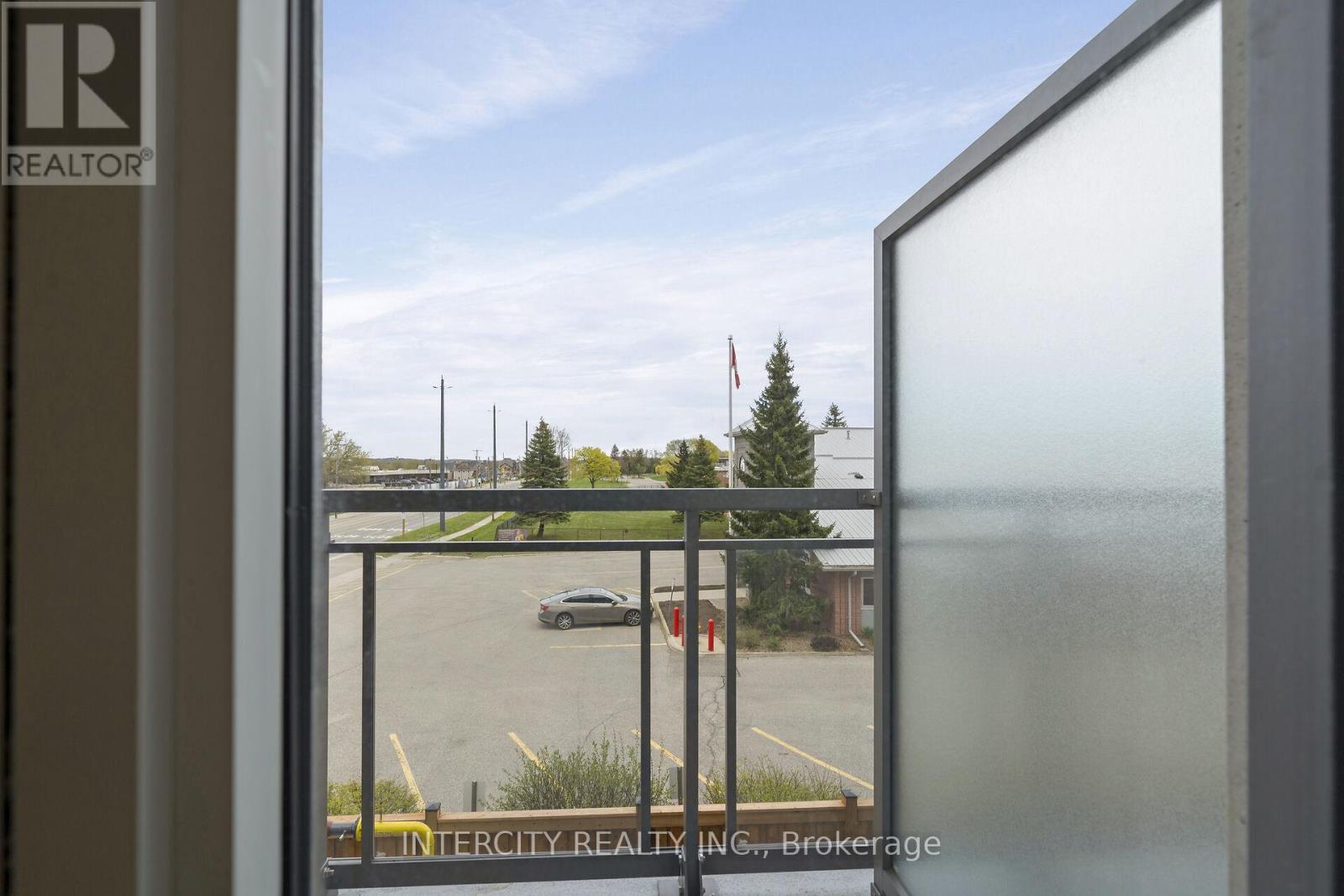 #240 2075 KING ROAD - 27