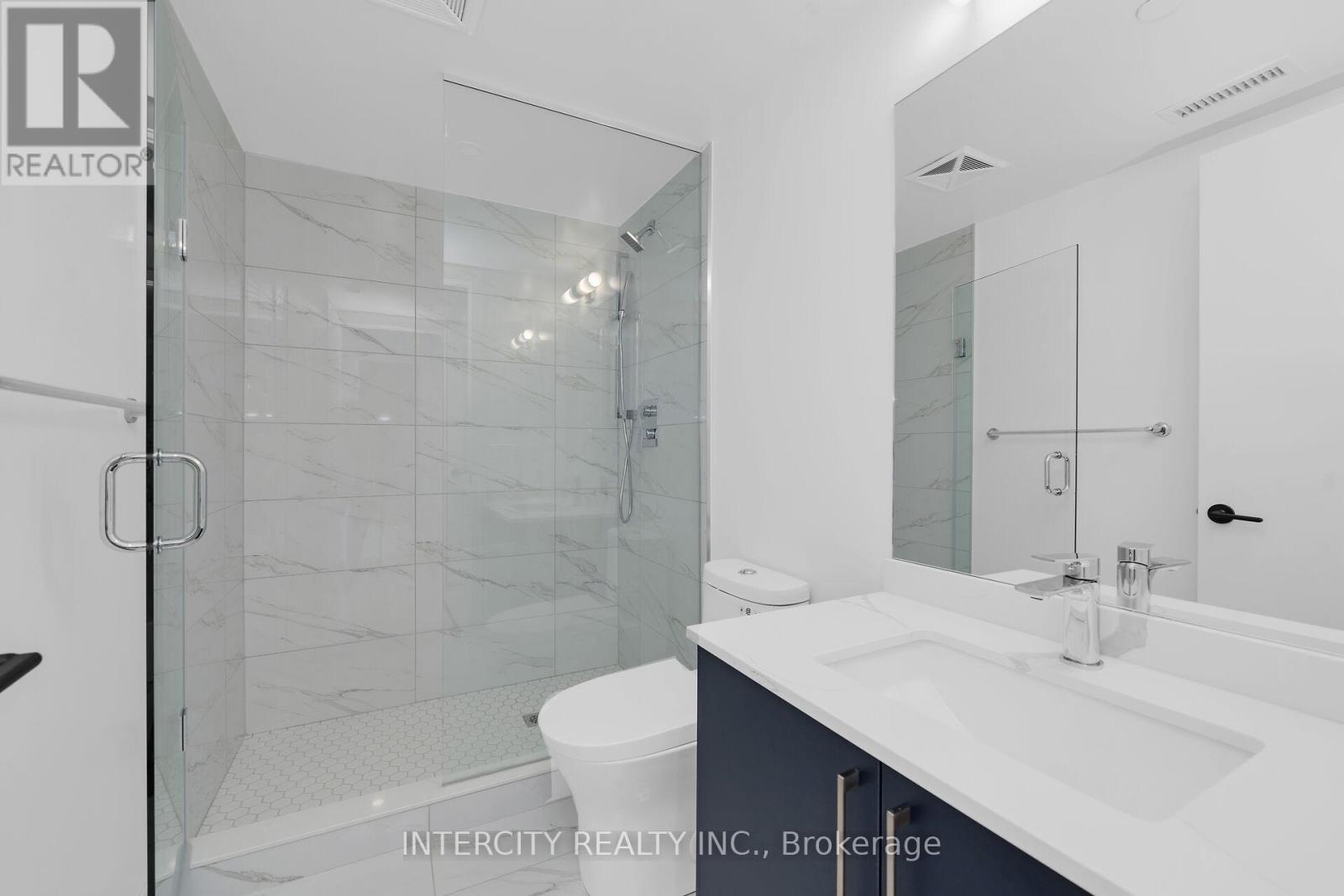 #240 2075 KING ROAD - 20