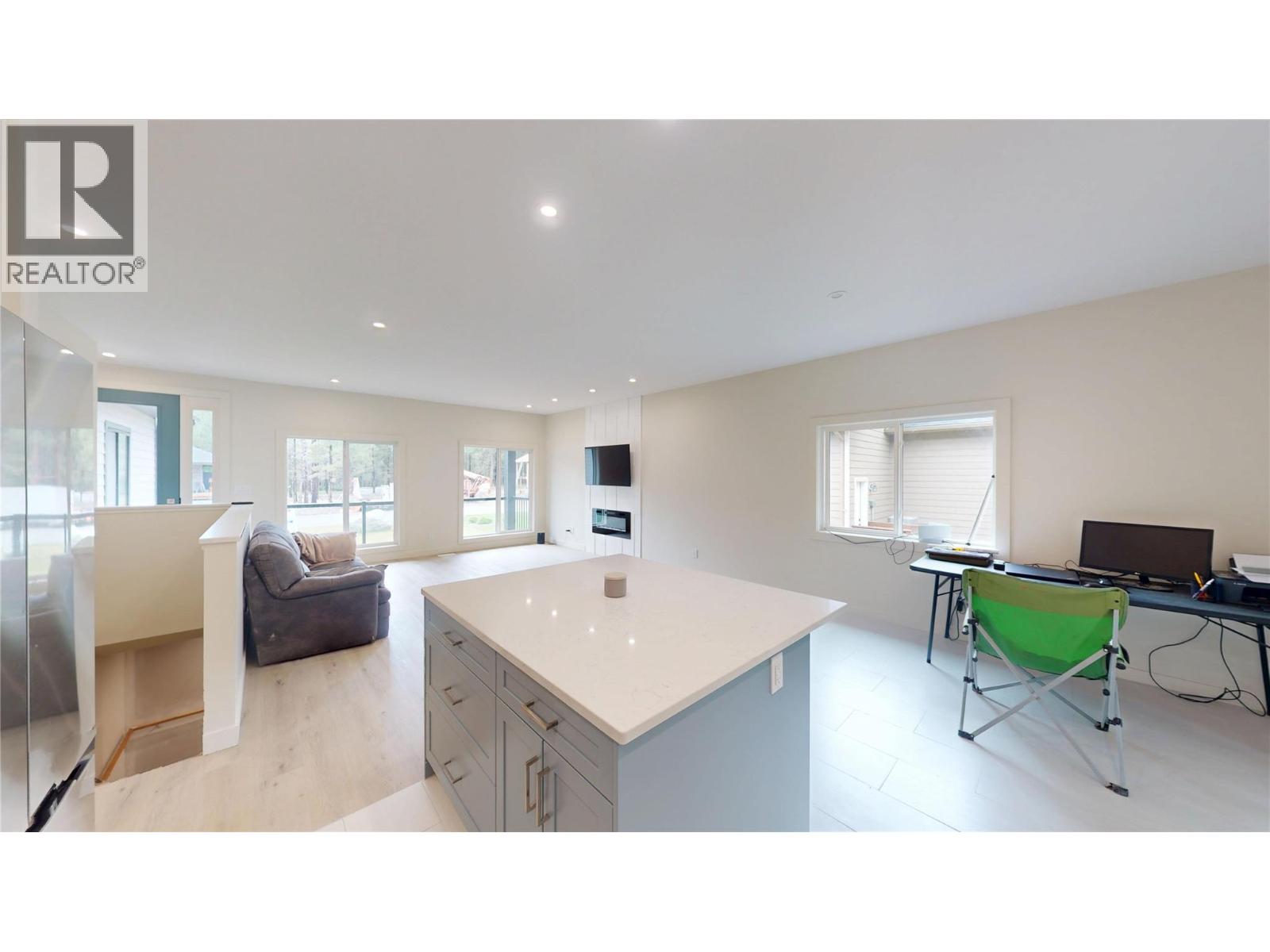 140 River Drive - 12