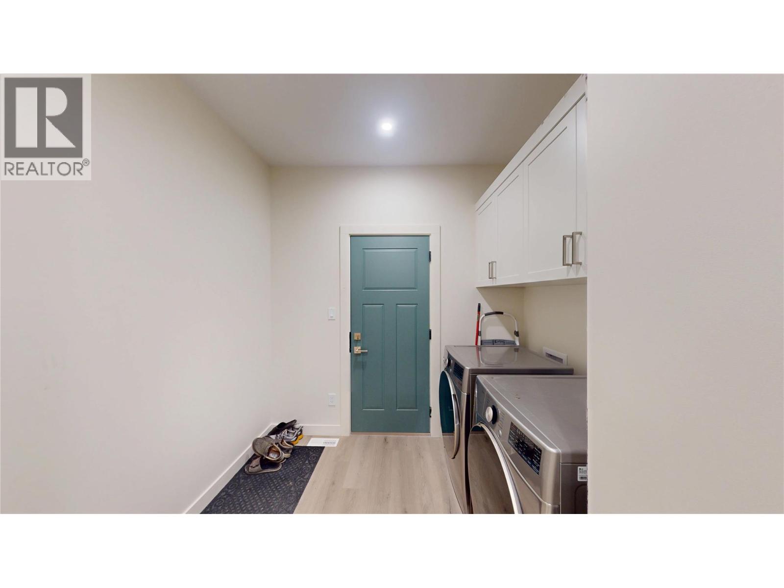 140 River Drive - 22