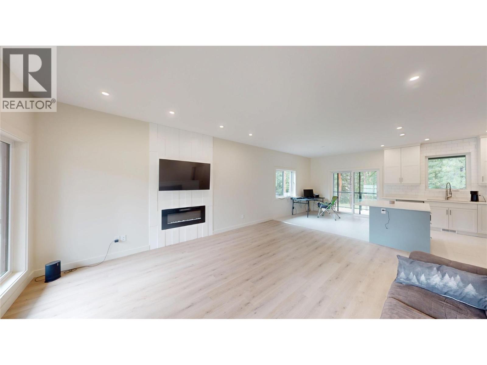 140 River Drive - 6