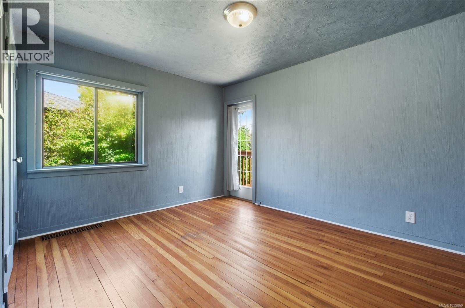 423 Hambrook St - 18