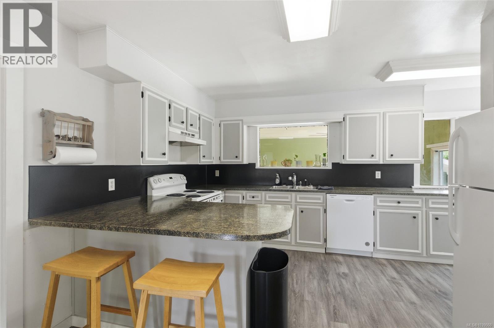 423 Hambrook St - 14