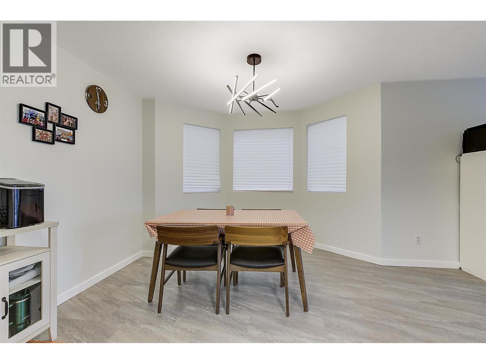 1534 Lawrence Avenue Unit# 203 photo 7