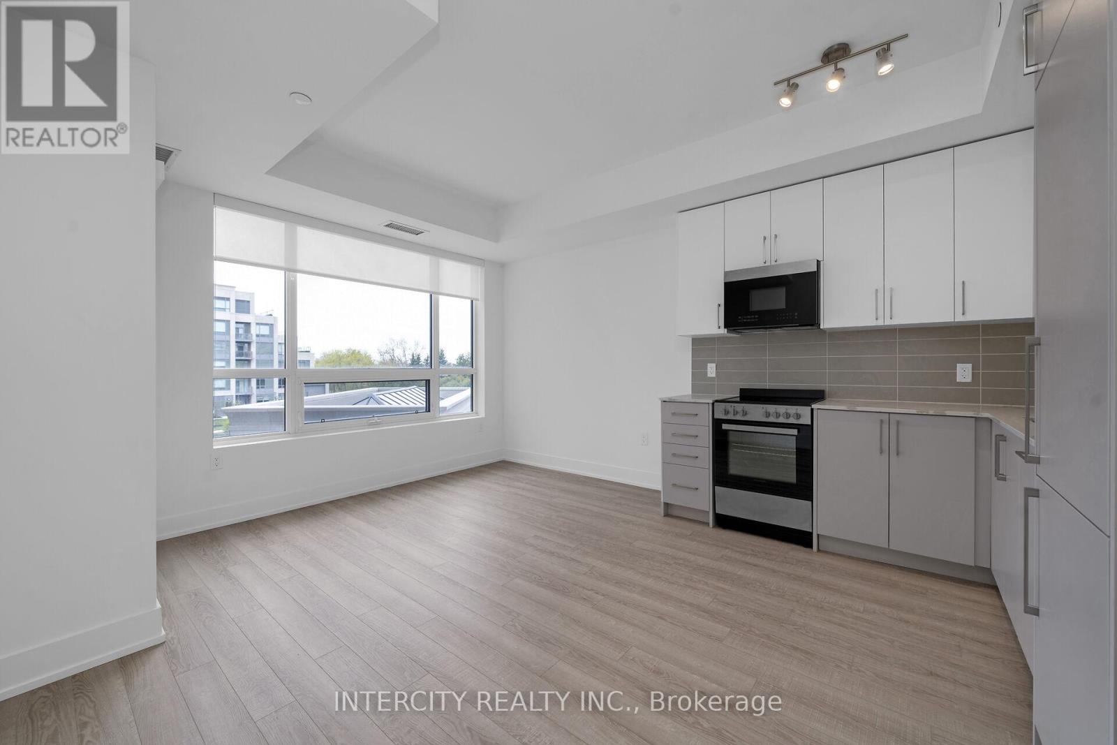 #312 2075 KING ROAD - 13