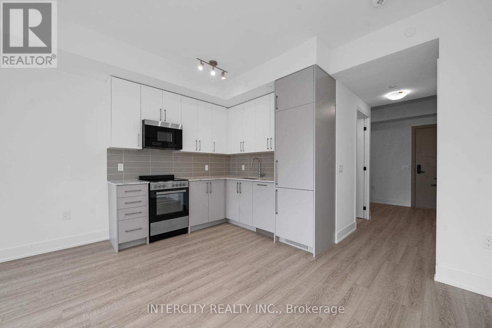 #312 2075 KING ROAD - 15