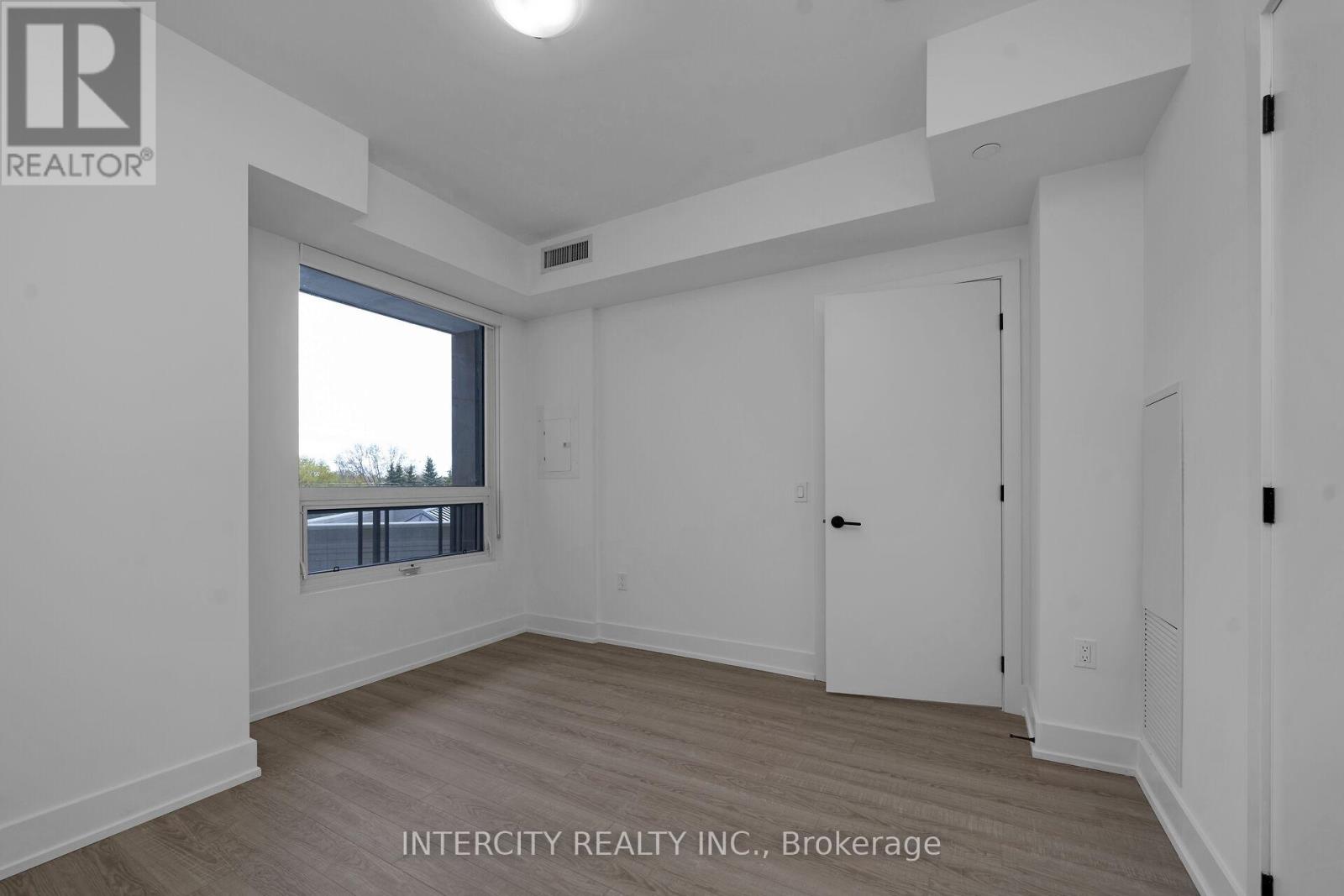 #312 2075 KING ROAD - 22