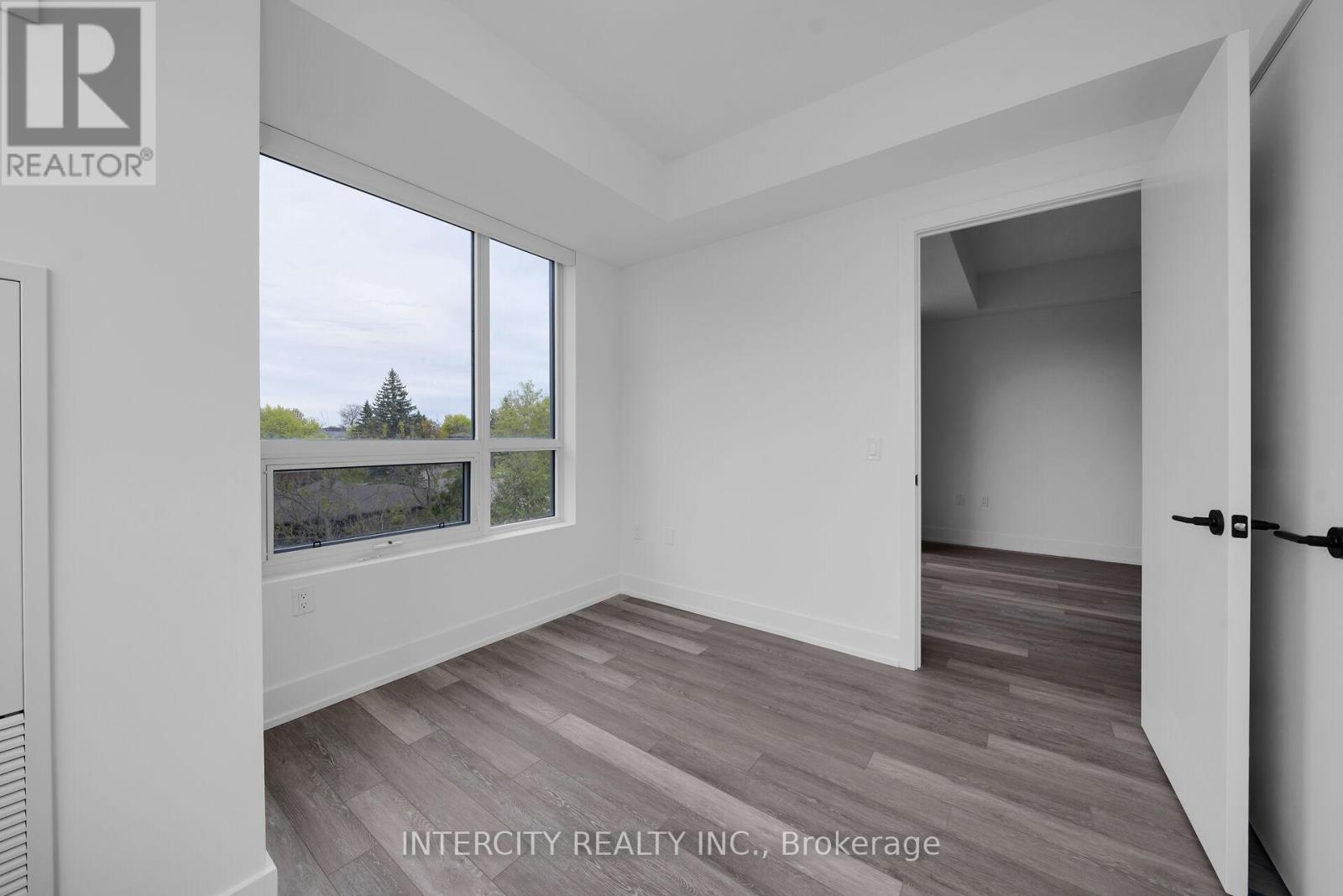 #316 2075 KING ROAD - 21
