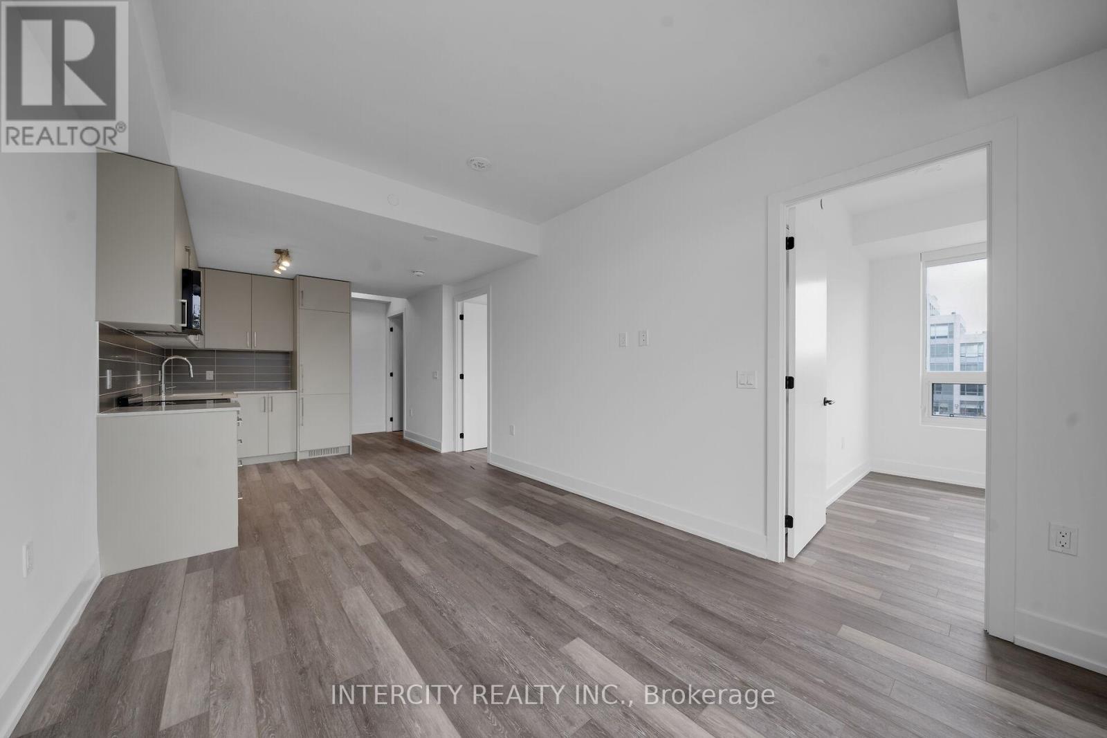 #316 2075 KING ROAD - 16