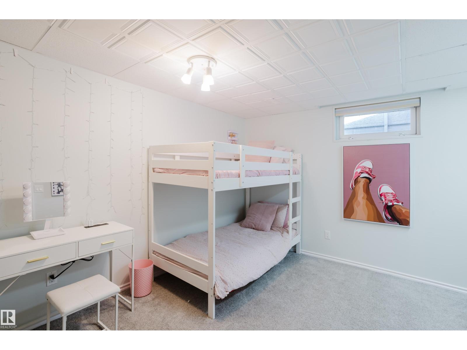 33 MILL DR — photo 21