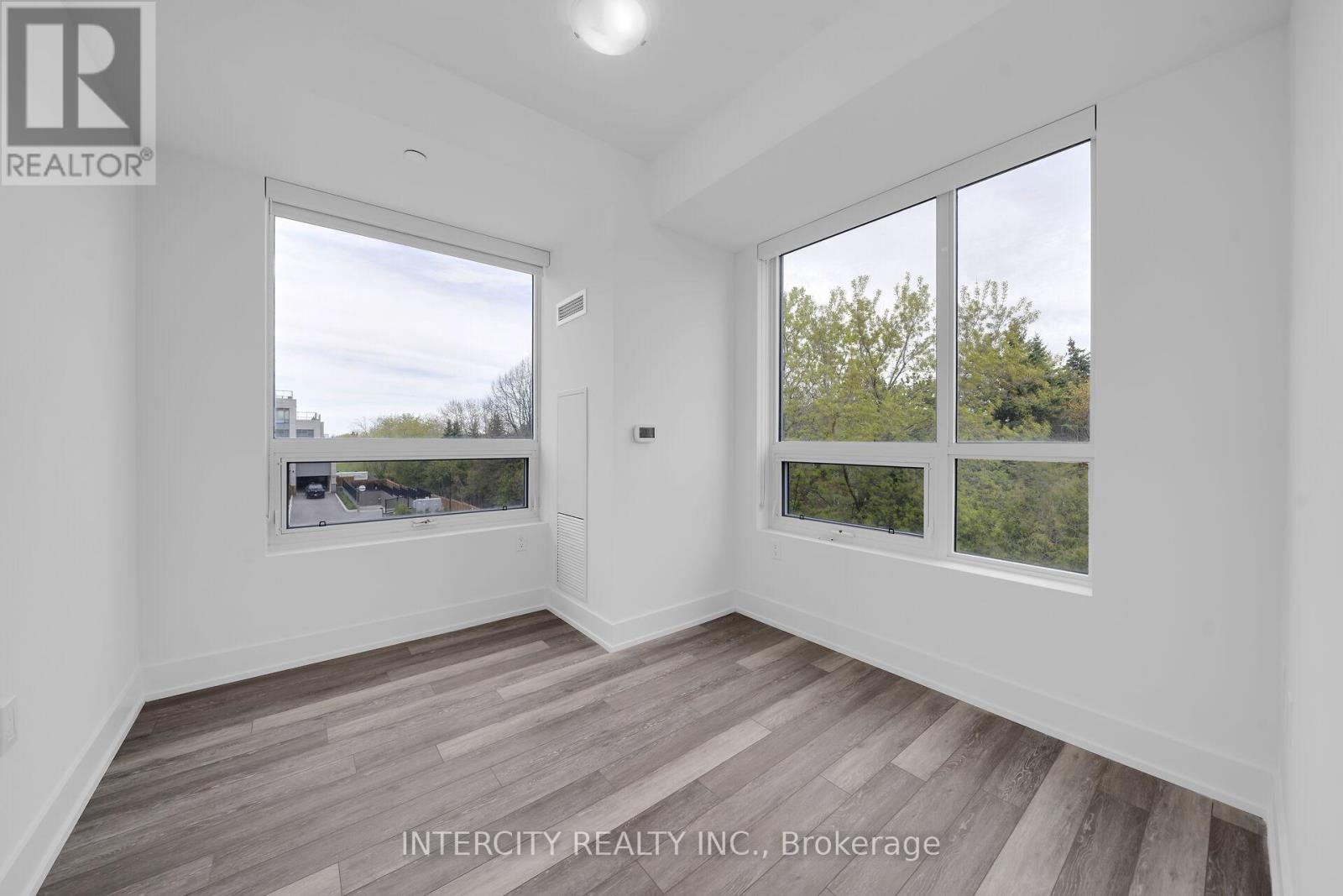 #316 2075 KING ROAD - 20