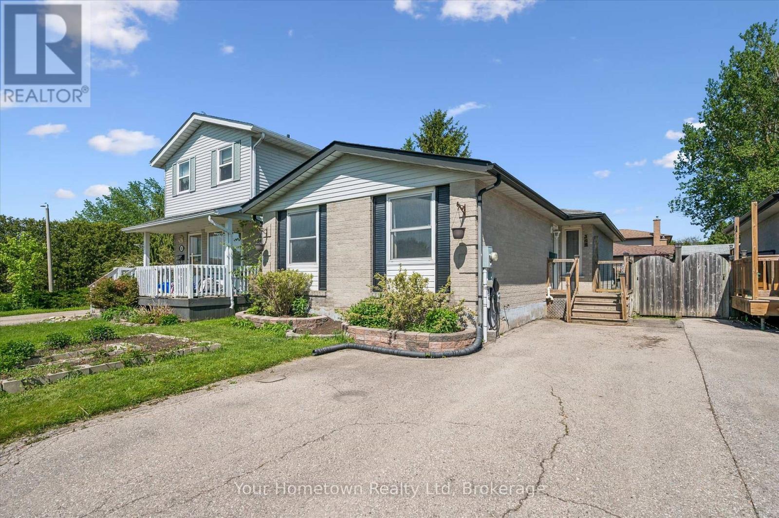 369 STRATHALLAN STREET - 1