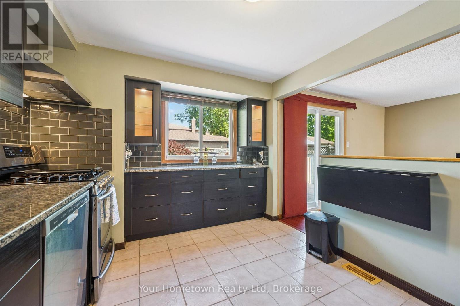 369 STRATHALLAN STREET - 15