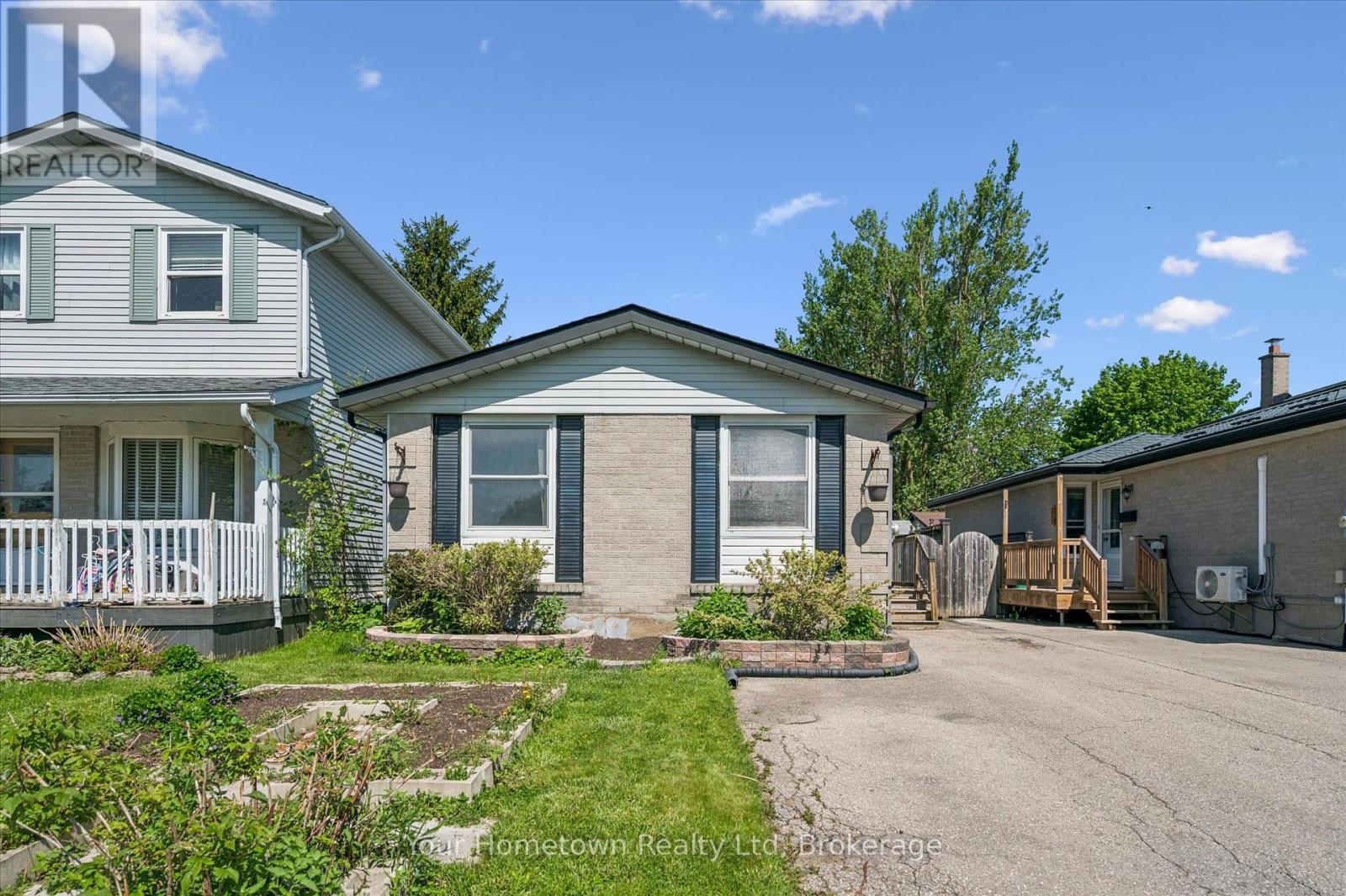 369 STRATHALLAN STREET - 2