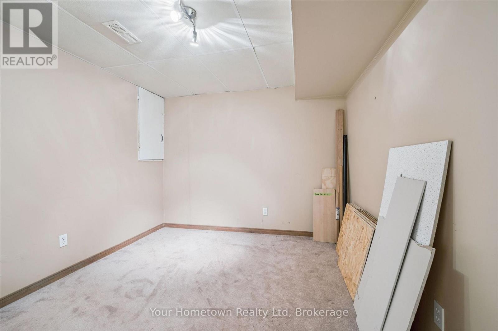 369 STRATHALLAN STREET - 32