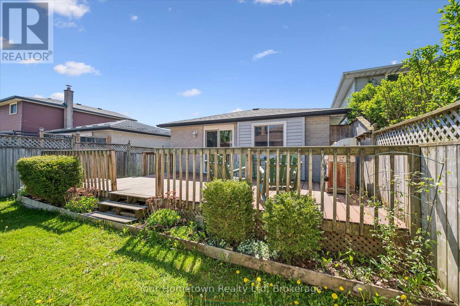 369 STRATHALLAN STREET - 35