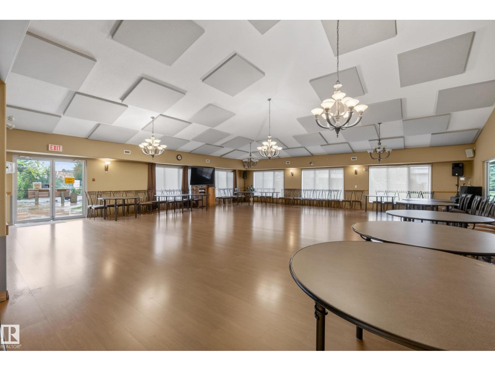 #413 8912 156 ST NW NW