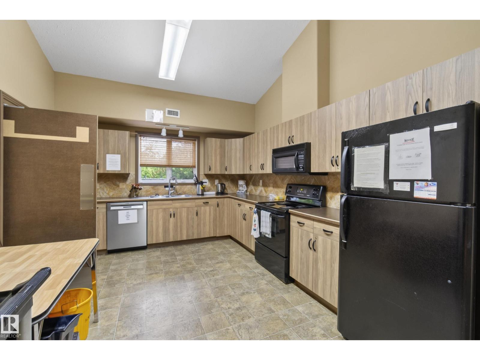 #413 8912 156 ST NW NW - 35