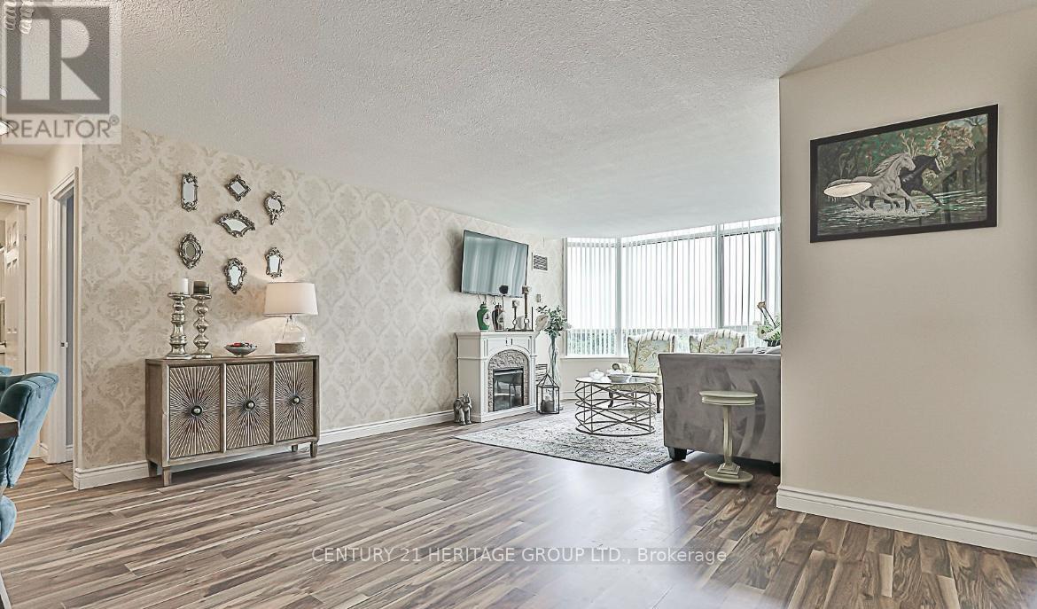 #1112 270 DAVIS DRIVE - 6