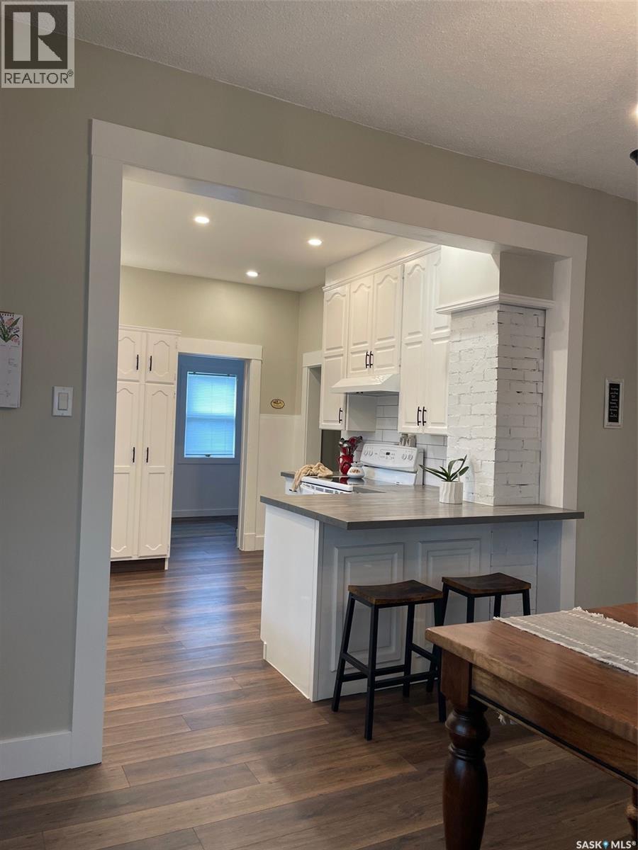 304 Brownlee STREET - photo 4