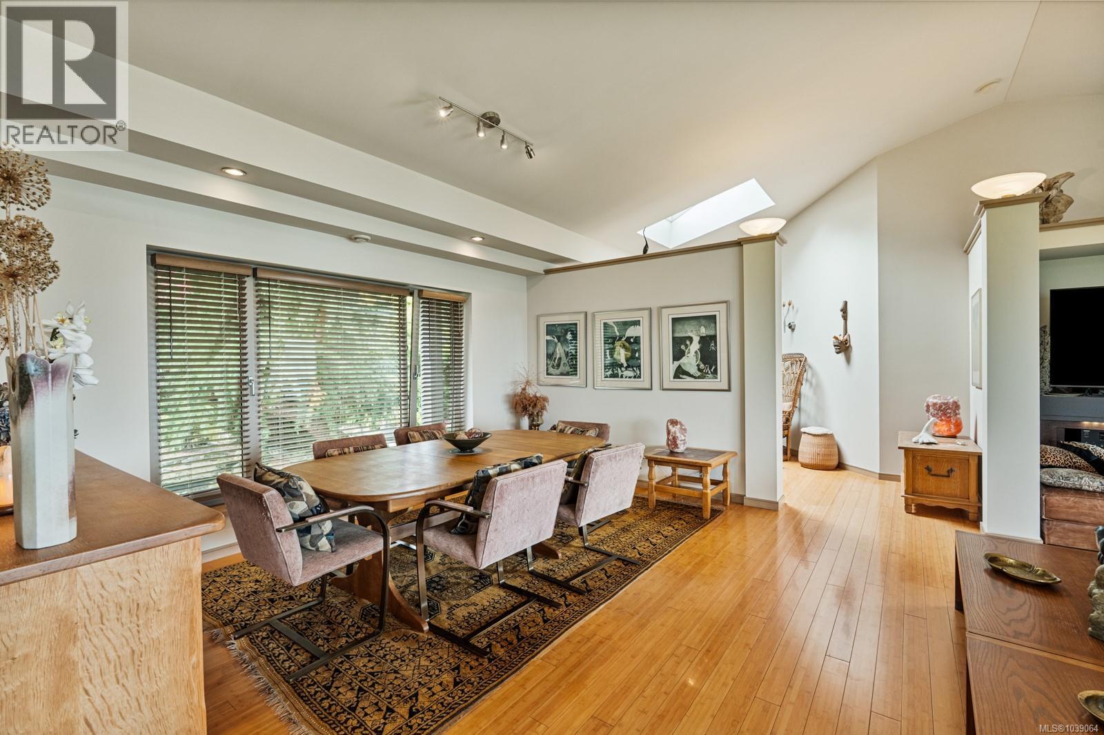11406 Sycamore Dr, North Saanich