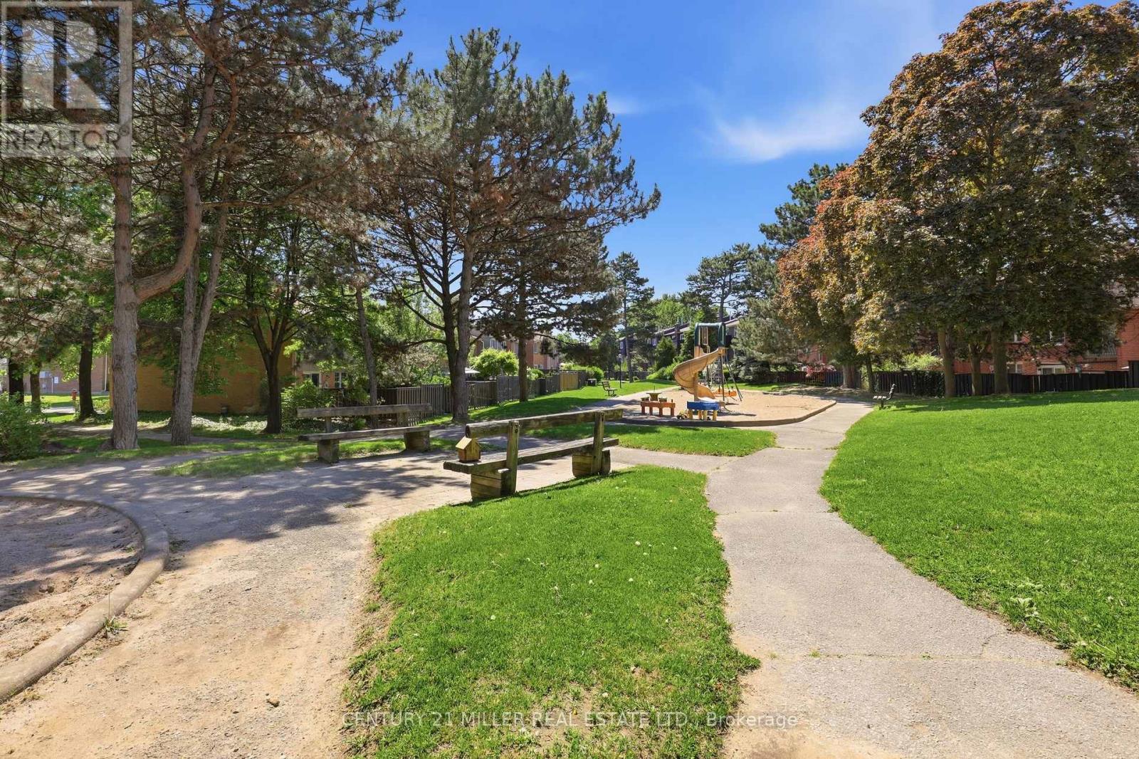 #66 1951 RATHBURN ROAD E - 42