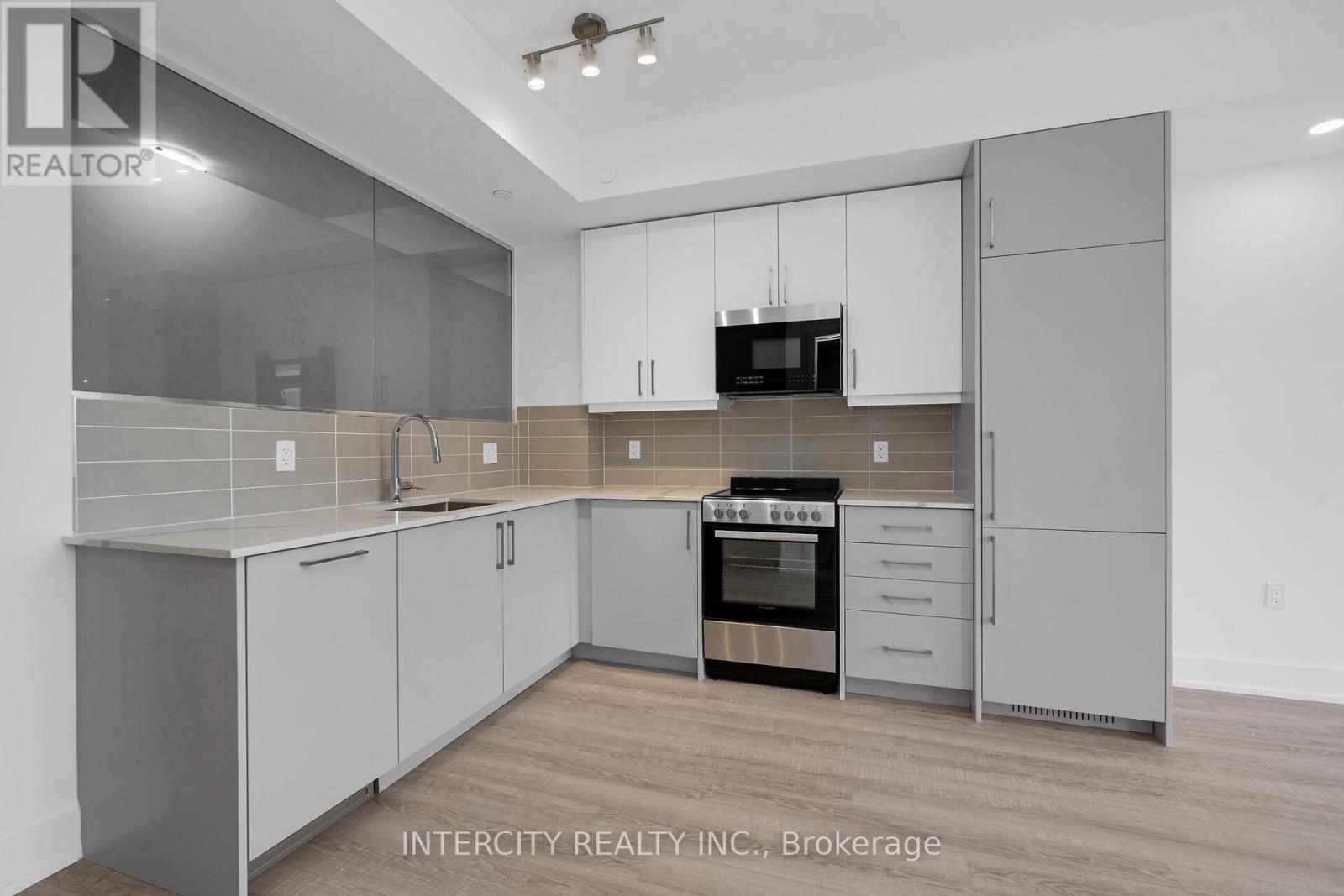 #326 2075 KING ROAD - 14
