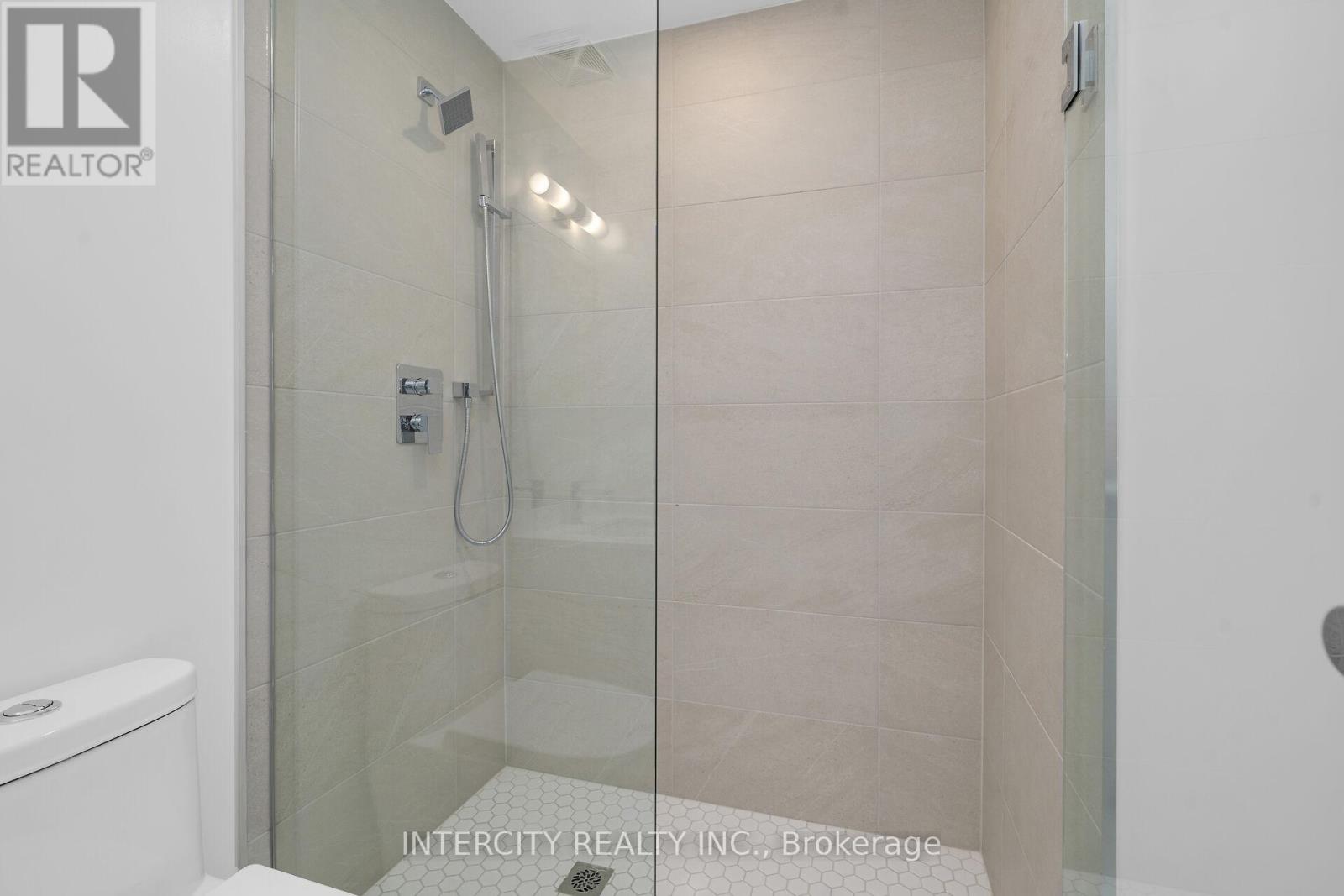 #326 2075 KING ROAD - 27