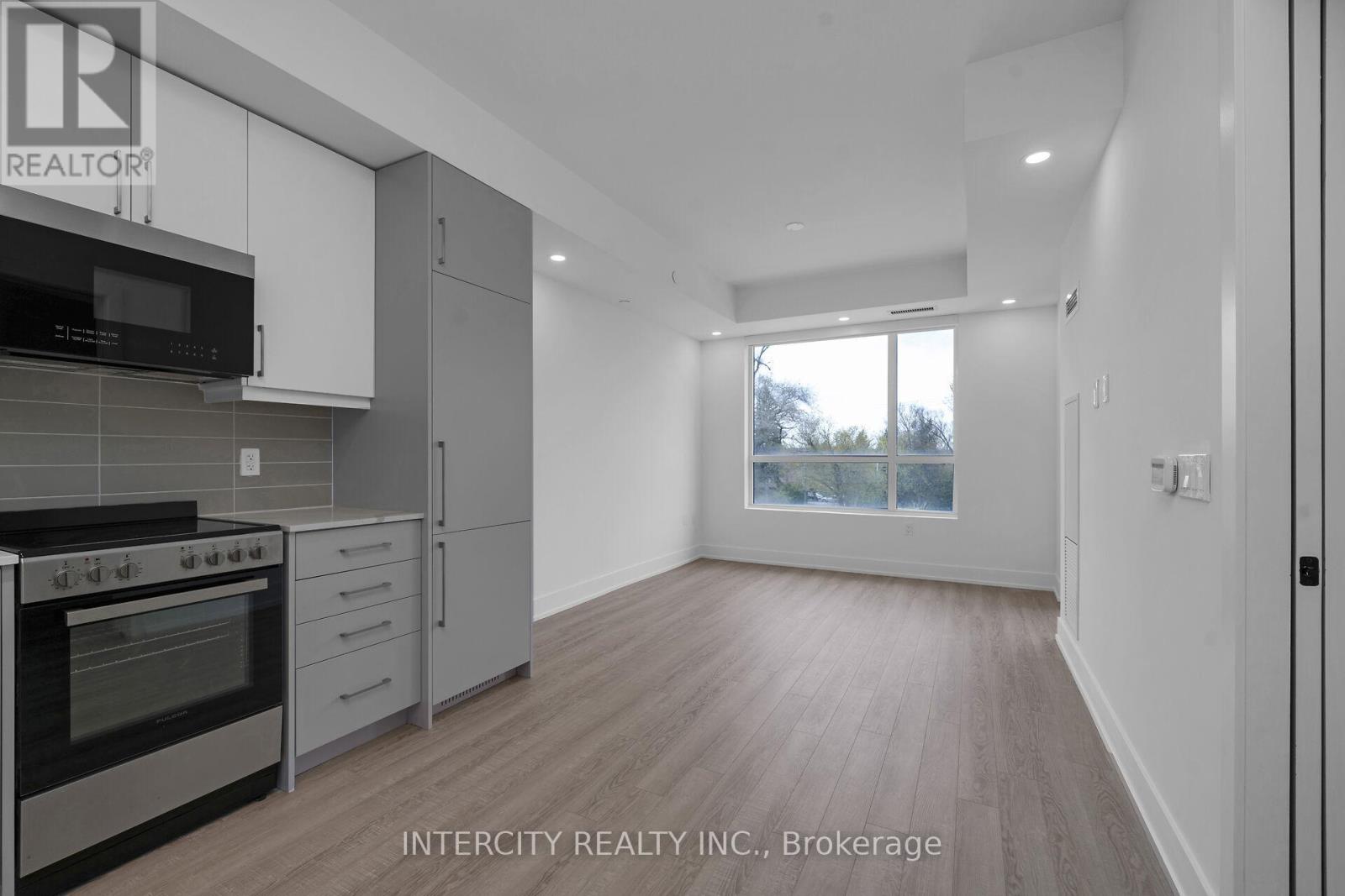 #326 2075 KING ROAD - 13
